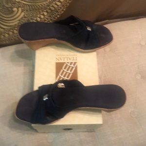ITALIAN SHOEMAKERS, 8, navy, wedge heel, sandals 2.5 inch heel; slightly worn